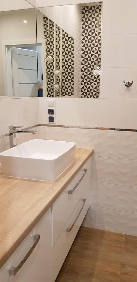 Apartament Premium Czestochowa Bagian luar foto