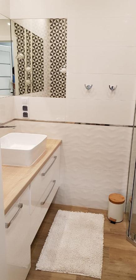 Apartament Premium Czestochowa Bagian luar foto